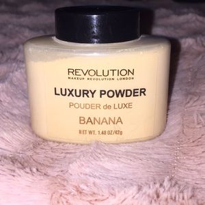 Revolution brand Luxury Banana Powder